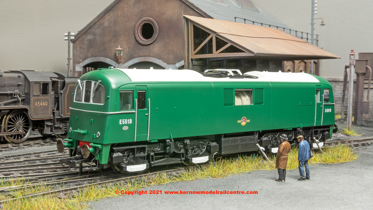 R3568 Hornby Class 71 Electric Locomotive number E5018 in BR Green livery